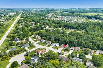 2752 Woodland Hills Ct, Green Bay, WI 54311