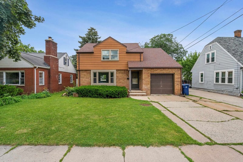 732 Tayco St, Menasha, WI 54952