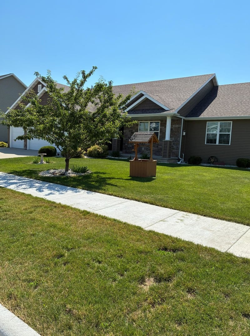 2431 Bruce St, Neenah, WI 54956
