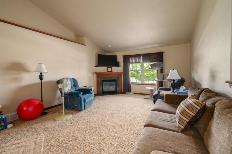 2431 Bruce St, Neenah, WI 54956