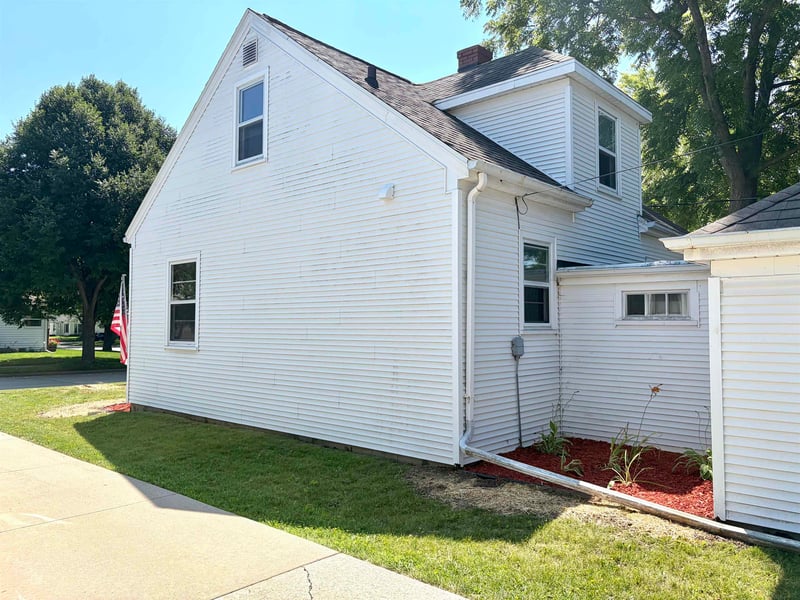2209 Clark St, Appleton, WI 54911-2034