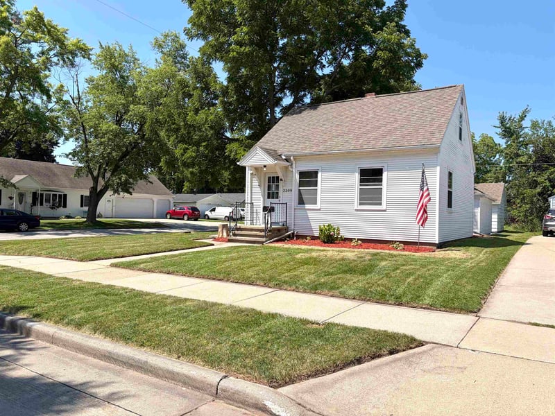 2209 Clark St, Appleton, WI 54911-2034