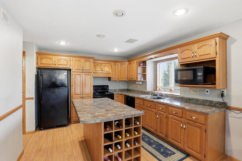 1700 Tracia Ln, Appleton, WI 54911-8471