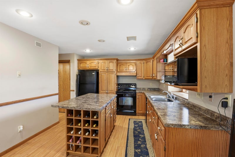 1700 Tracia Ln, Appleton, WI 54911-8471