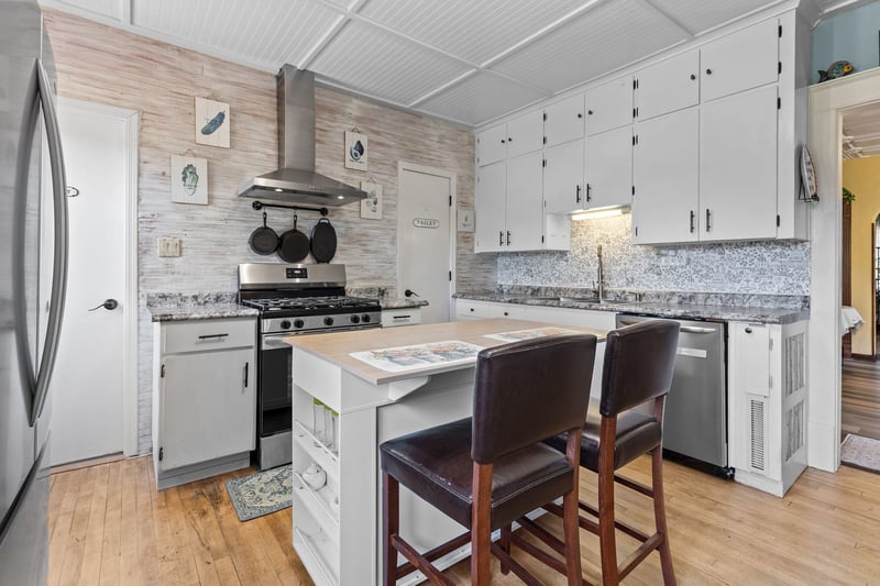 1309 Witzel Ave, Oshkosh, WI 54902-5660