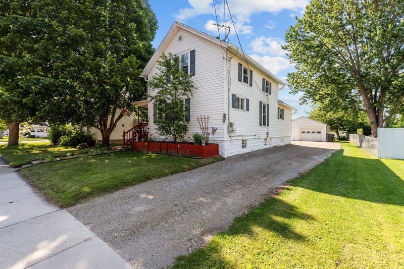 1309 Witzel Ave, Oshkosh, WI 54902-5660