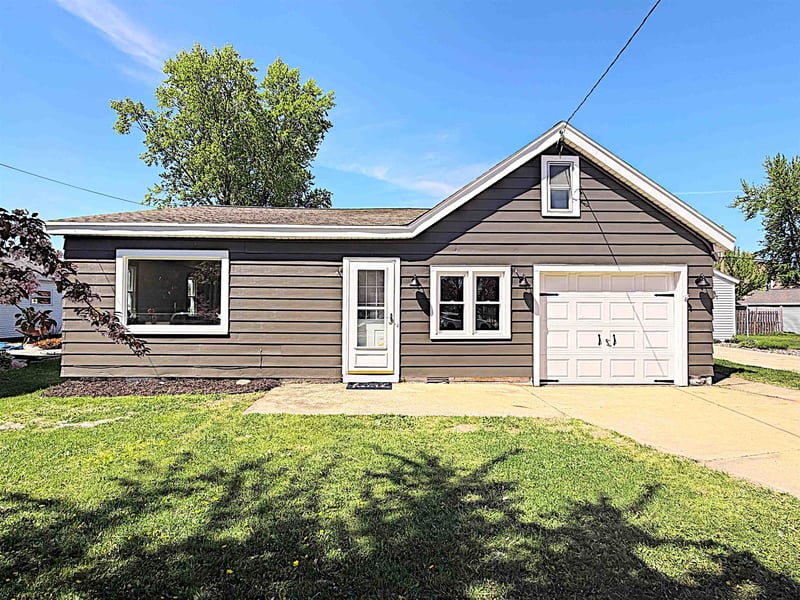 1122 Tyler Ave, Oshkosh, WI 54902