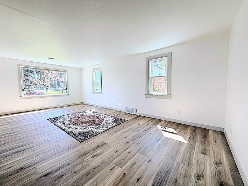 1122 Tyler Ave, Oshkosh, WI 54902