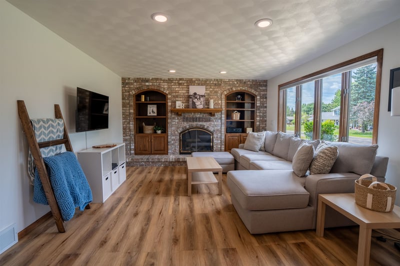 N9626 Darboy Dr, Appleton, WI 54915-9367