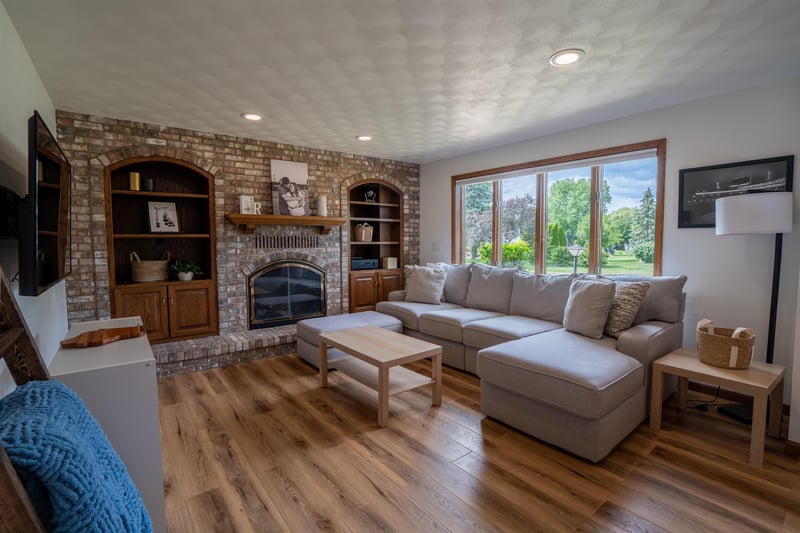 N9626 Darboy Dr, Appleton, WI 54915-9367