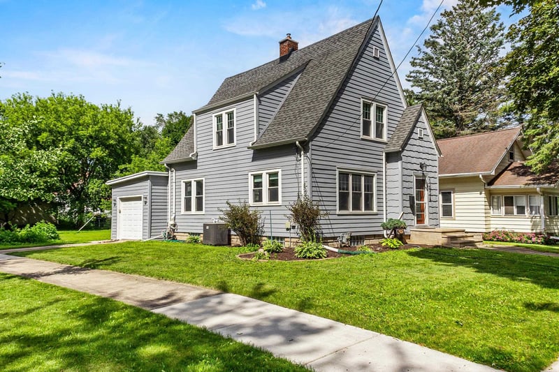 1034 Lorain St, Appleton, WI 54914-3739