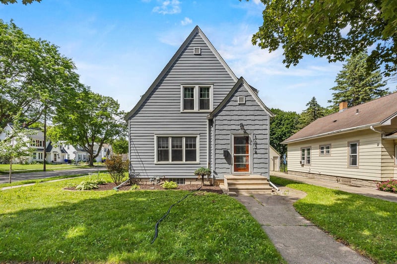 1034 Lorain St, Appleton, WI 54914-3739