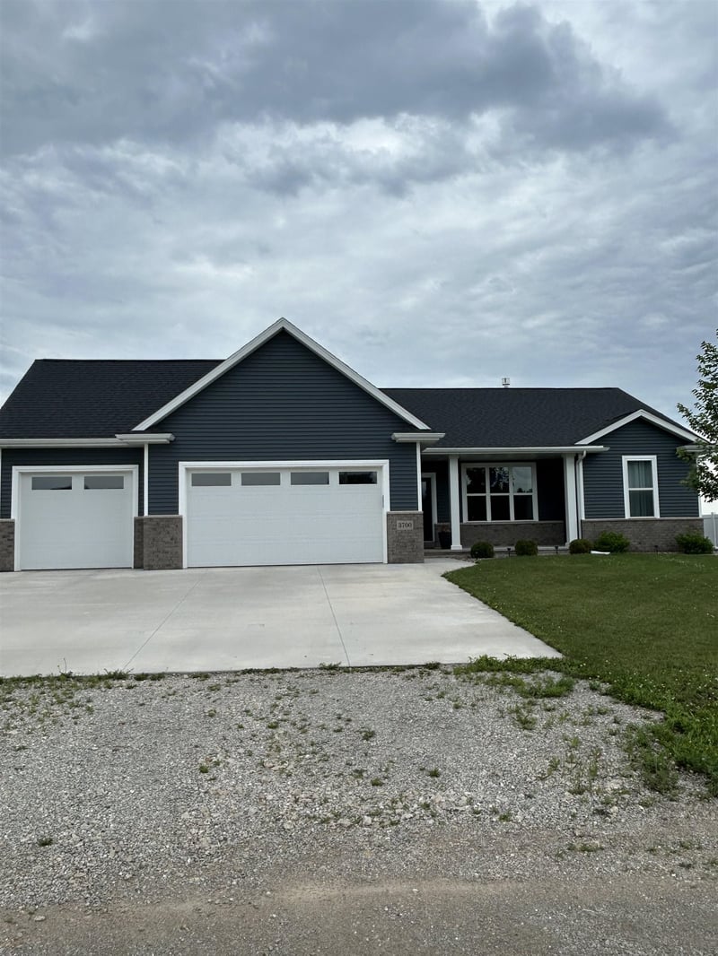3700 Ridgecrest Ln, Kaukauna, WI 54130