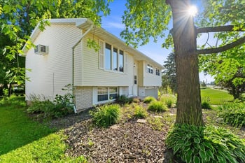 3173 Humboldt Rd, Green Bay, WI 54311
