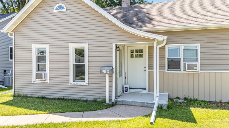 113 4th St, Kaukauna, WI 54130