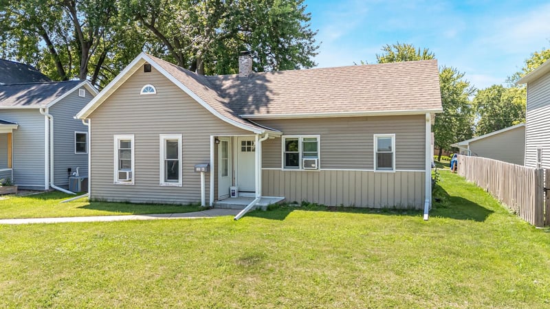 113 4th St, Kaukauna, WI 54130