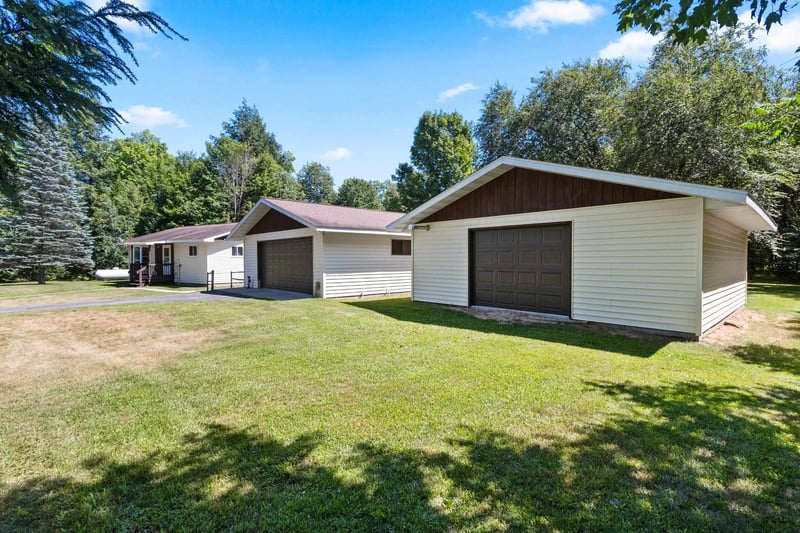 12875 Erb Ln, Suring, WI 54174-9259