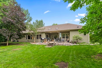 1055 Zacher Dr, Oshkosh, WI 54901