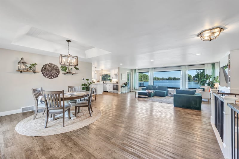 1259 Harbor Lights Rd, Suamico, WI 54173-8010