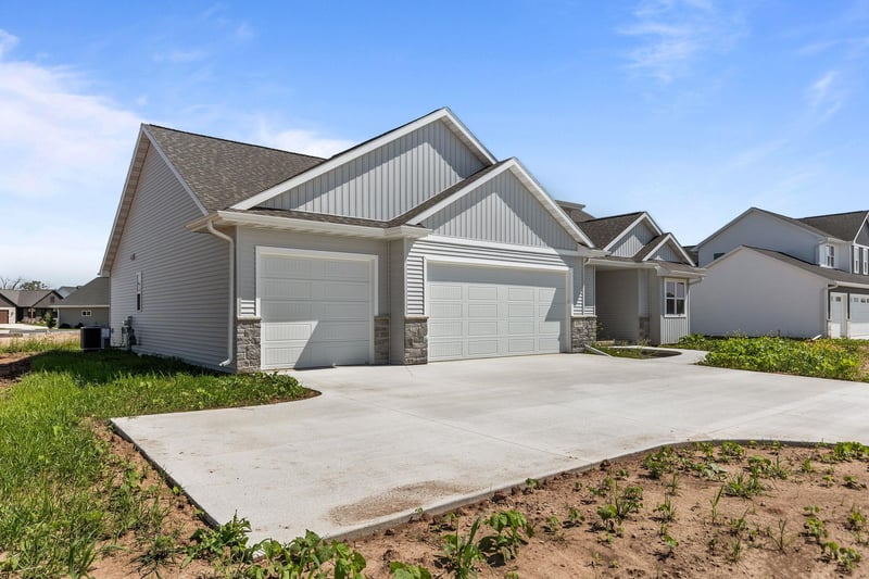 2386 Scheuring Rd, De Pere, WI 54115