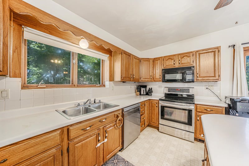 1896 Main St, Omro, WI 54963