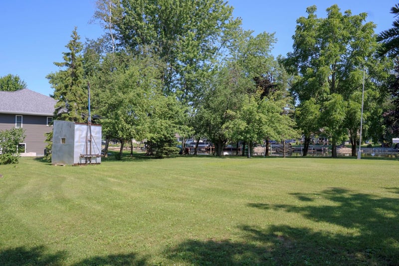 165 Washington St, Winneconne, WI 54986