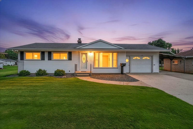 1501 State St, Algoma, WI 54201