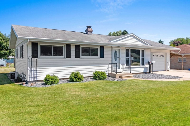 1501 State St, Algoma, WI 54201