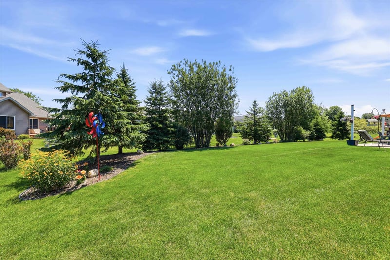 W5261 Arbor Vitae Ct, Sherwood, WI 54169
