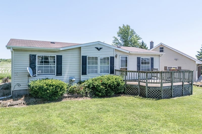 N5690 Boelter Rd, Shiocton, WI 54170-9148