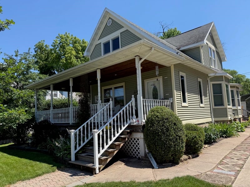 656 Oak St, Neenah, WI 54956