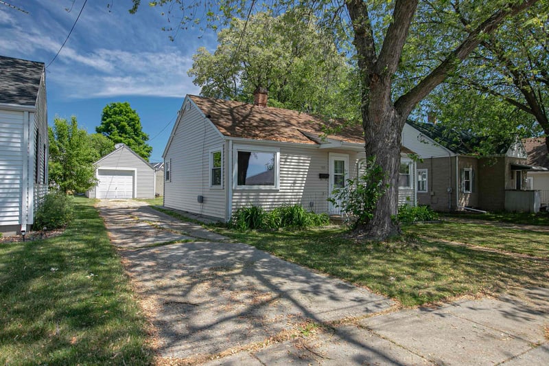 722 Roosevelt St, Menasha, WI 54952
