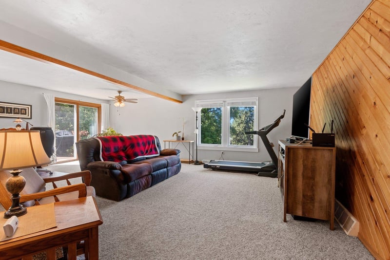 2837 St Anthony Dr, Green Bay, WI 54311-5847