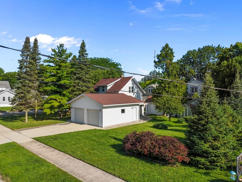 906 Grand St, Oshkosh, WI 54901-3802
