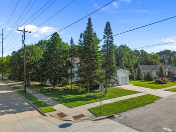 906 Grand St, Oshkosh, WI 54901-3802