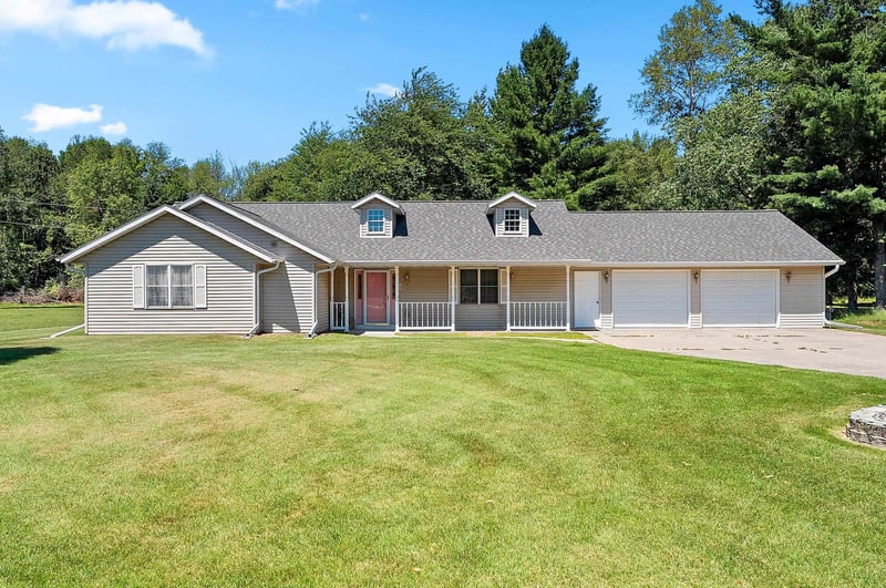 429 Jackson St, Oconto, WI 54153