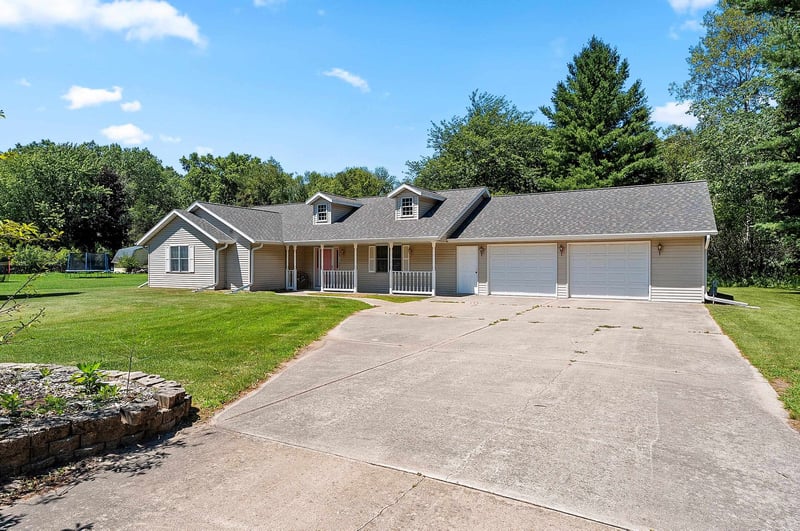 429 Jackson St, Oconto, WI 54153