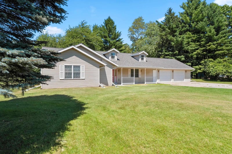 429 Jackson St, Oconto, WI 54153