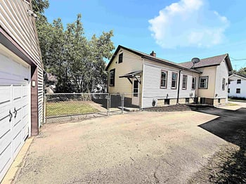 320 E Parkway Ave, Oshkosh, WI 54901