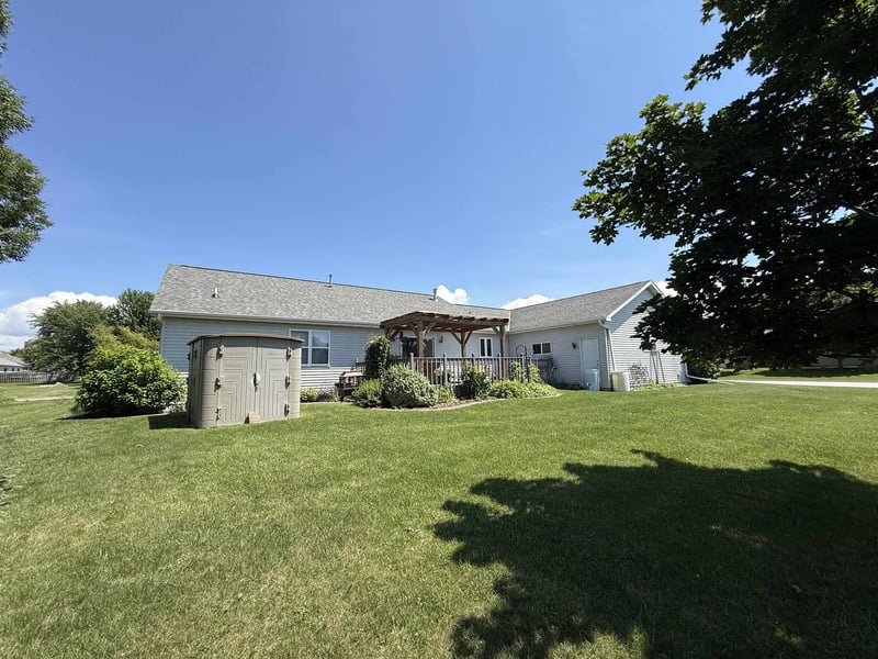 420 Longwood Ln, Wrightstown, WI 54180