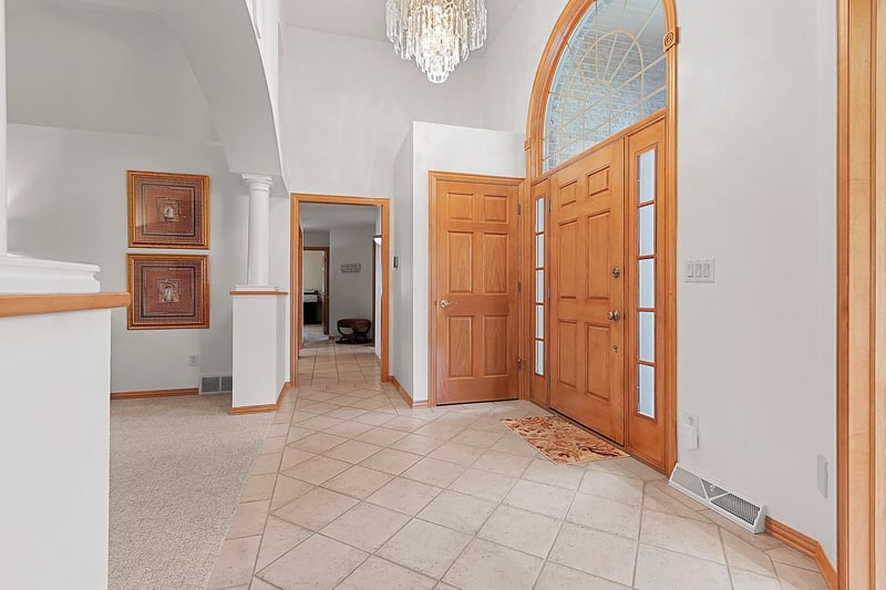 220 Falcon Hill Way, Green Bay, WI 54302