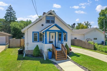 1706 Smith St, Green Bay, WI 54302-2947
