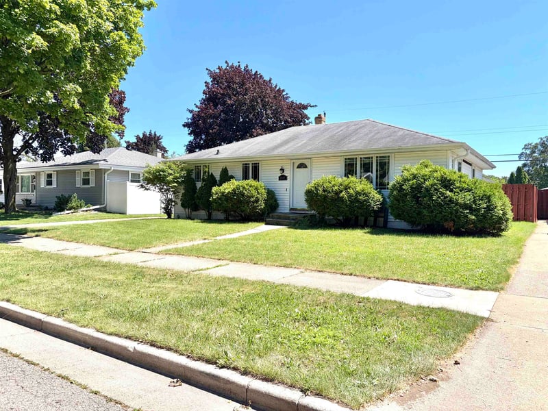 1137 Roberts Ave, Appleton, WI 54914-2618