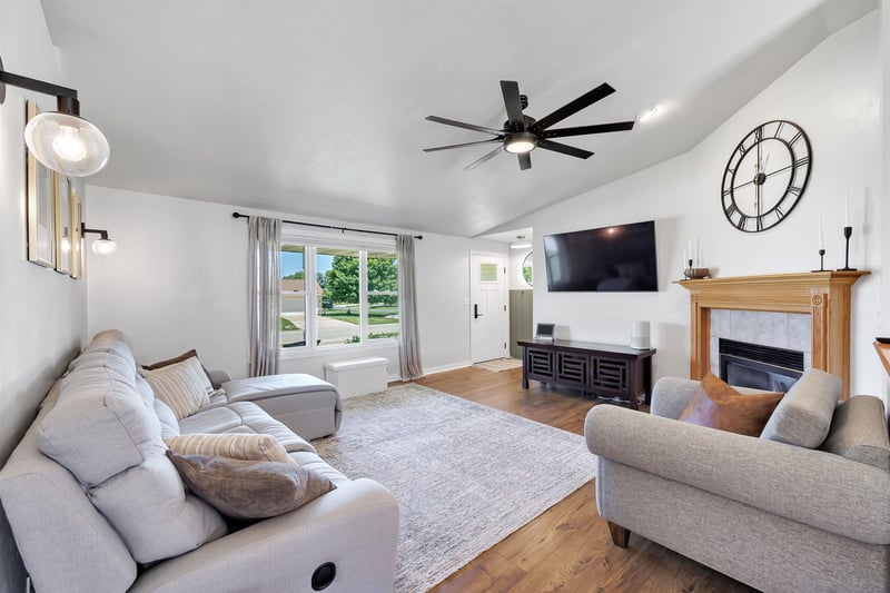 3766 Sandpiper Way, Green Bay, WI 54311-7265