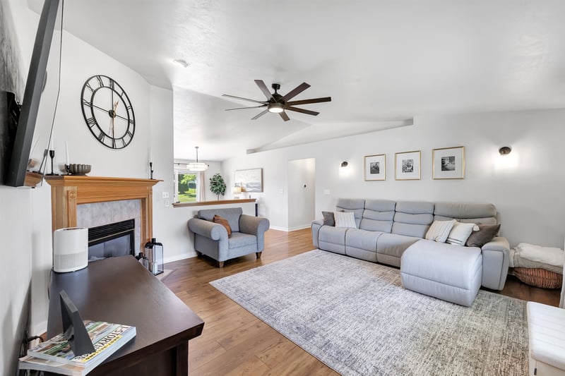 3766 Sandpiper Way, Green Bay, WI 54311-7265