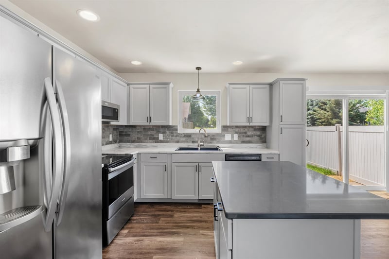 609 Creekview Ln, Appleton, WI 54915