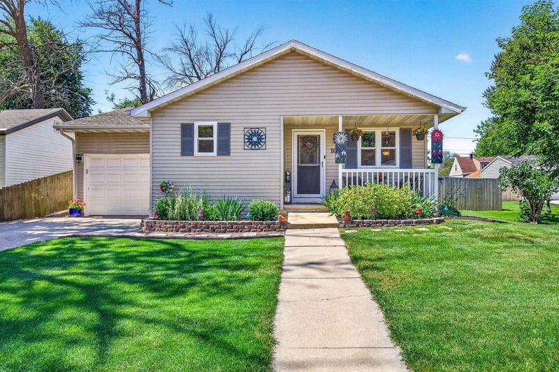 101 Lake St, Neenah, WI 54956-2238