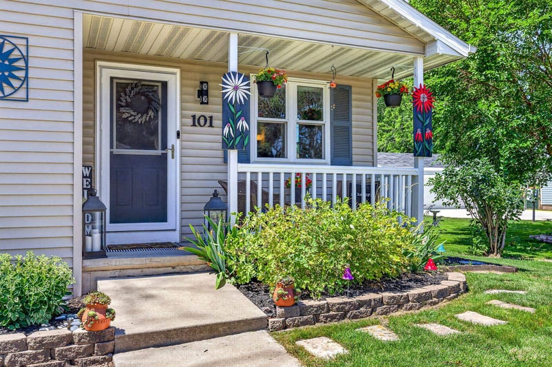 101 Lake St, Neenah, WI 54956-2238