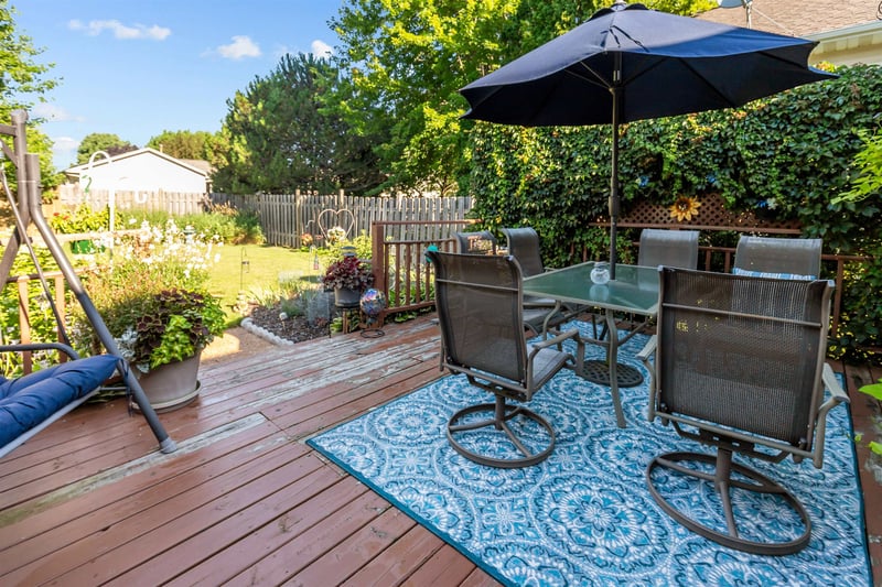 1232 Wheatfield Way, Oshkosh, WI 54904
