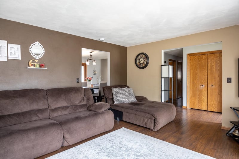 1006 Woodland Ct, Kaukauna, WI 54130